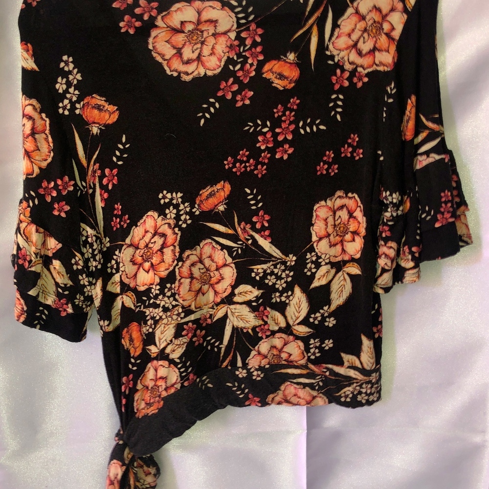 Flower blouse - Picture 2 of 2